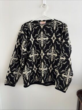 Jantzen Black & White Geometric Crewneck Sweater